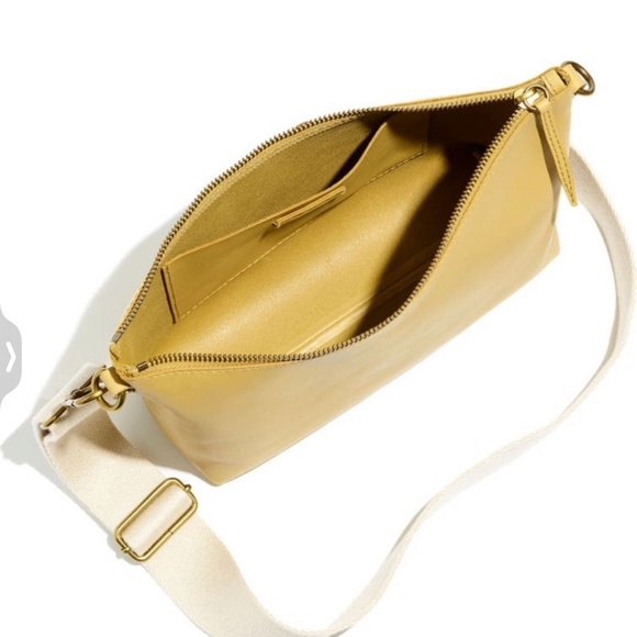 The Leather Carabiner Crossbody Sling Bag Gilded Moss NWT - Picture 2 of 11